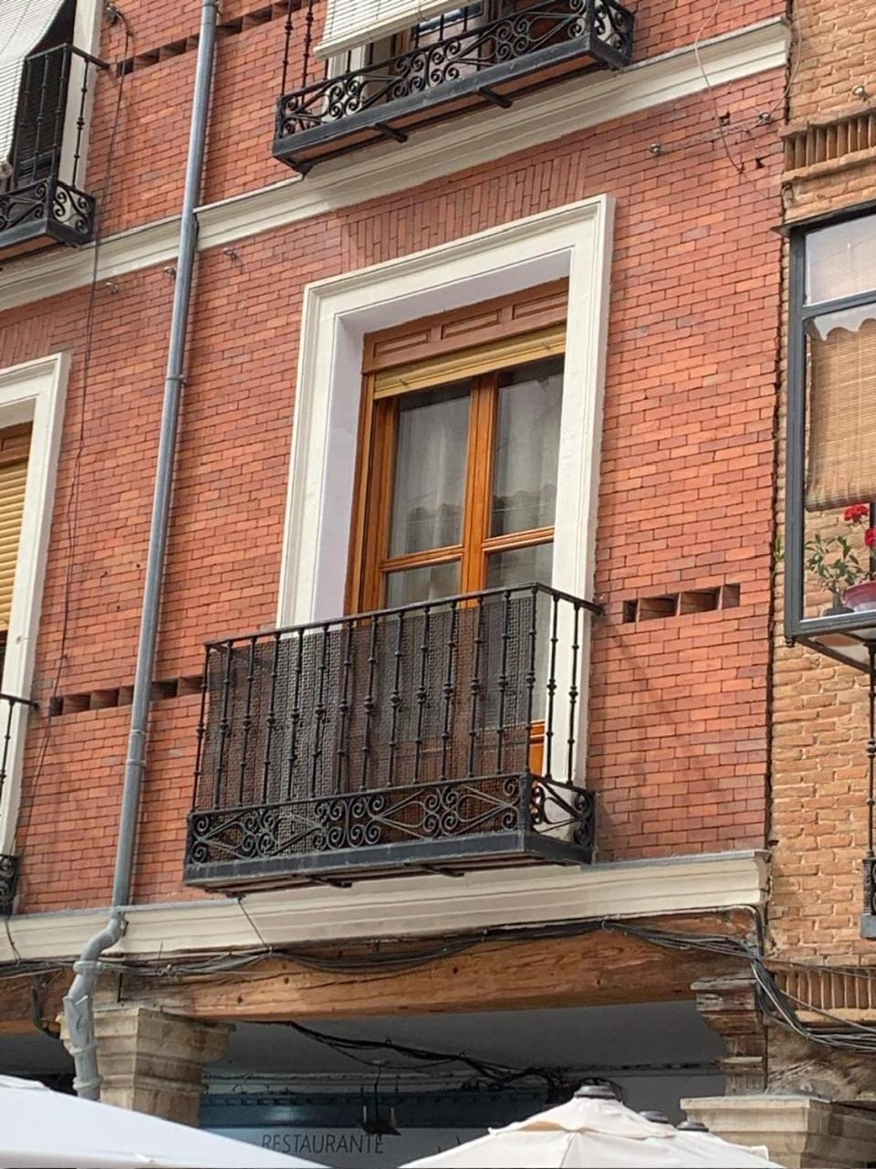Calle Mayor Alcalá de Henares Екстериор снимка